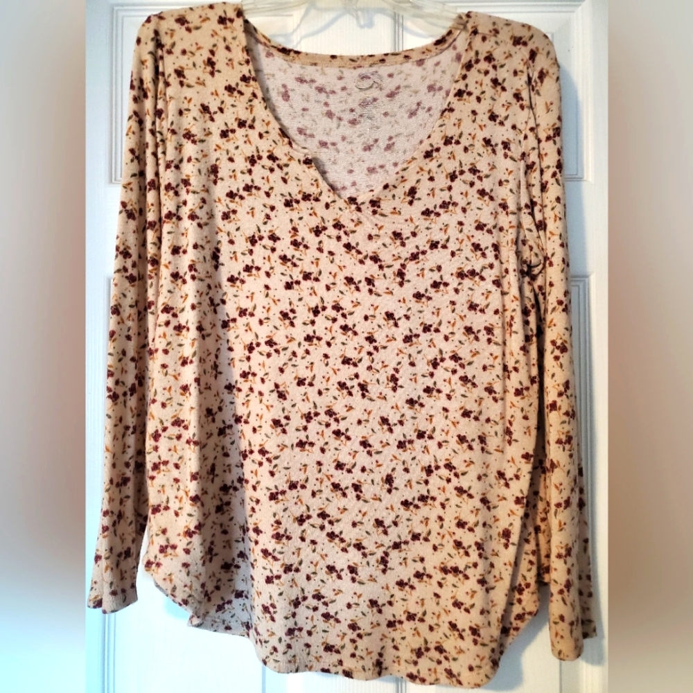 Long sleeve tee